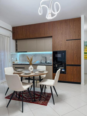 Lorel's Homes 5 City